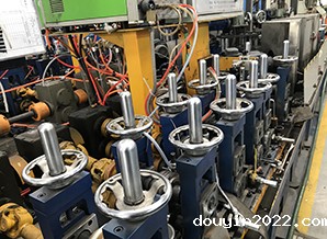 douyin2022不锈钢管件成型.jpg