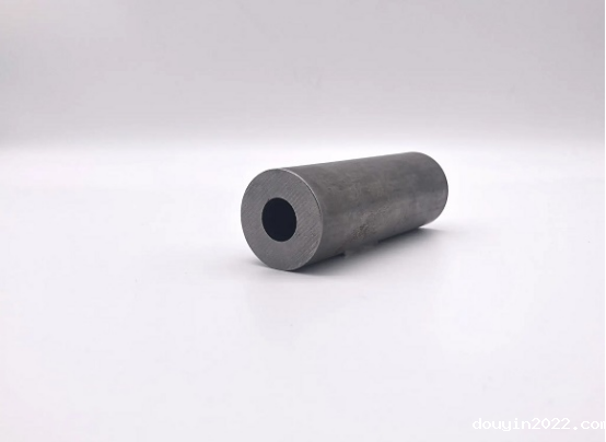 激光开孔厚壁不锈钢管.png